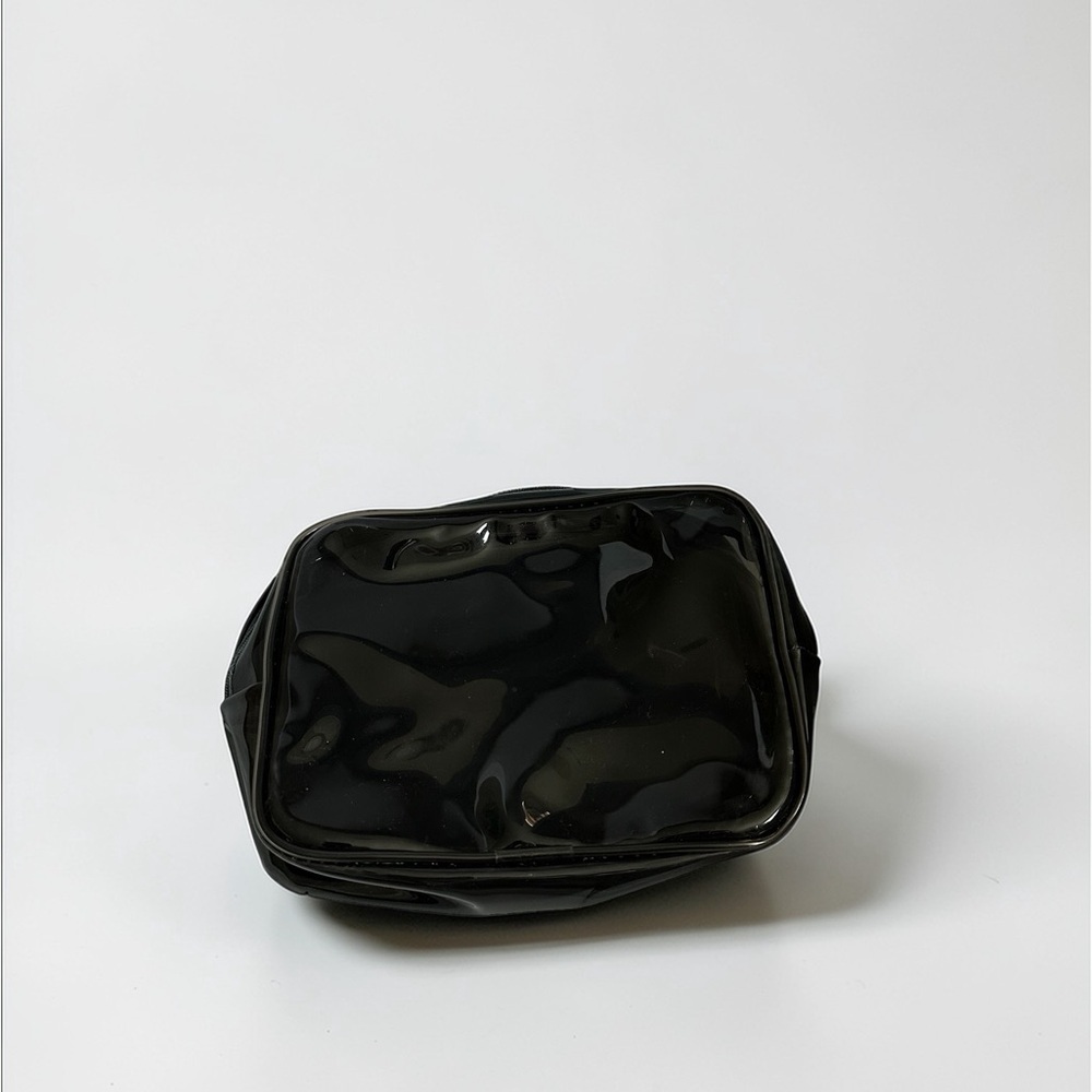 Small travel toiletries bag - Picture 2 of 5